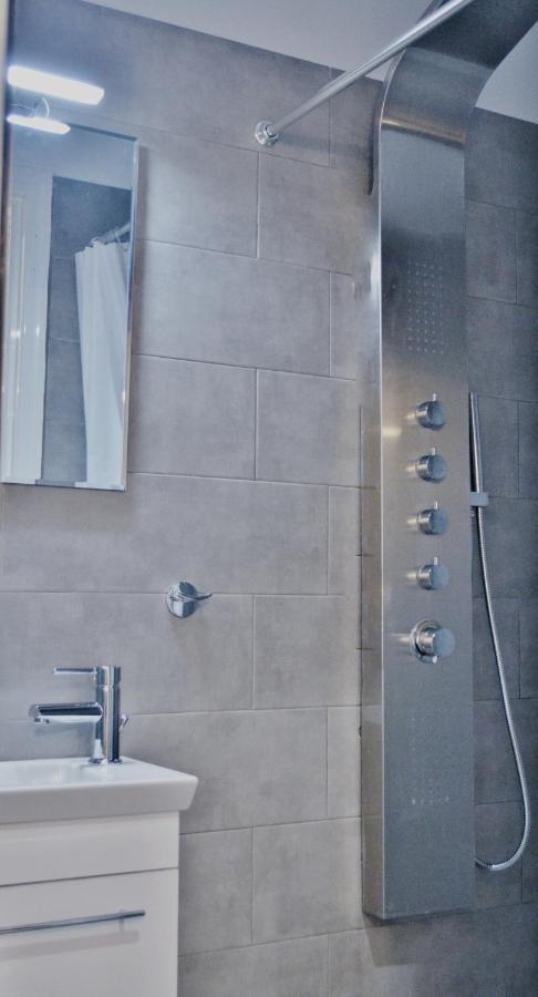 Milo Luxury House -free Airport Pick Up-10min Drive Villa *